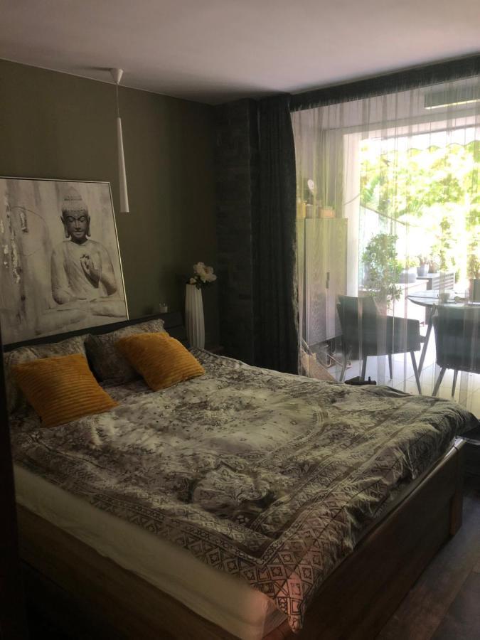Sea Garden Apartment *